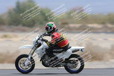 media/May-05-2025-Moto Forza (Mon) [[3c1838c5e5]]/2-B Group/Session 3 (Panning Test Turn 14 Inside)/